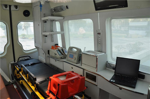 枣强县救护车内部